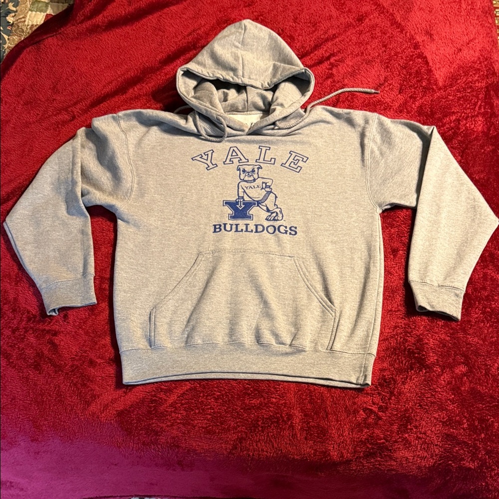 Yale Bulldogs Gray Hoodie
